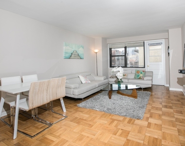 305 East 86th Street - Photo Thumbnail 2