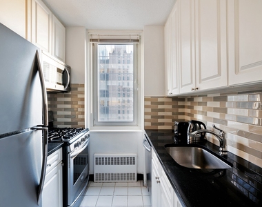 230 West West 55th Street - Photo Thumbnail 5