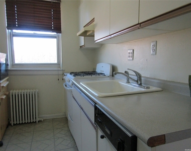 263-24 73rd Avenue - Photo Thumbnail 4