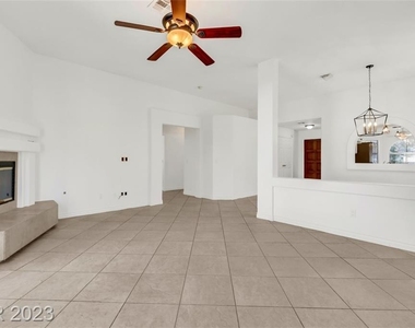 8320 Emerald Isle Avenue - Photo Thumbnail 17