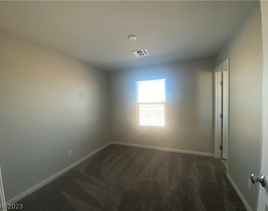 7497 W Mistral Avenue - Photo Thumbnail 29