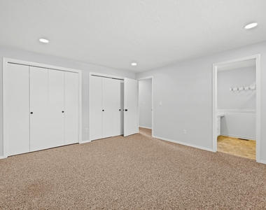 3852 W Sugar Creek Drive - Photo Thumbnail 8