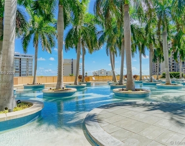 1425 Brickell Ave - Photo Thumbnail 29