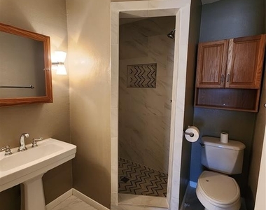 4824 Bonnell Avenue - Photo Thumbnail 10