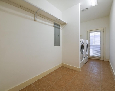 1614 Tribeca Way - Photo Thumbnail 10