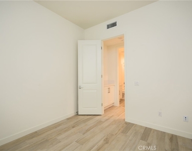 3205 Doheny Way - Photo Thumbnail 20