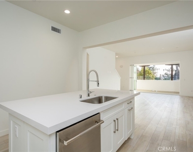 3205 Doheny Way - Photo Thumbnail 17