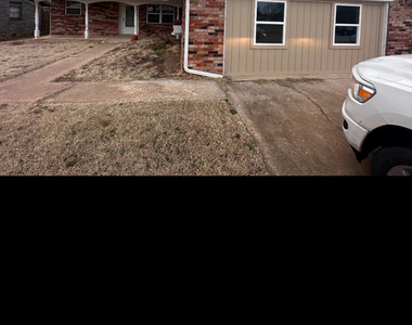 407 S Oak Creek Dr. - Photo Thumbnail 0