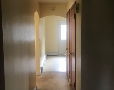 821 Lakeview - Photo Thumbnail 4