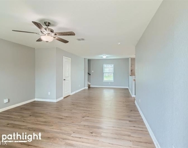 6346 Daisy Way Unit - Photo Thumbnail 2