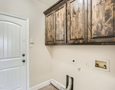 1154 Woods Road Unit - Photo Thumbnail 14