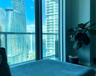 500 Brickell Ave Apt 3505 - Photo Thumbnail 4