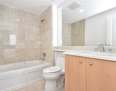 17875 Collins Ave # 2806 - Photo Thumbnail 15