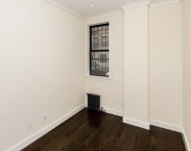 NoHo near Greenwich Village, By Bleecker Street - Photo Thumbnail 2