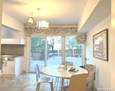 26 Woodland Place - Photo Thumbnail 15