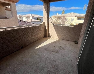 6705 Cobre Azul Avenue - Photo Thumbnail 7