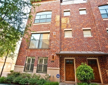 2411 N Hall Street - Photo Thumbnail 3