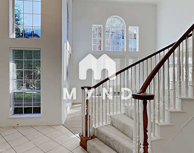 5012 N Meadow Ridge Cir - Photo Thumbnail 2