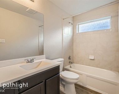 3914 Stanley Park Unit - Photo Thumbnail 14