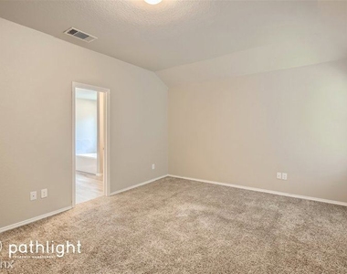 3914 Stanley Park Unit - Photo Thumbnail 11