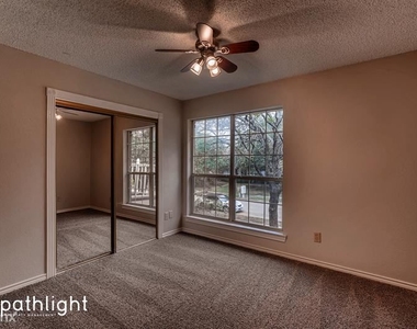 1417 Baker Drive Unit - Photo Thumbnail 7