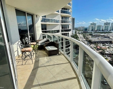 17201 Collins Ave Apt 2009 - Photo Thumbnail 6