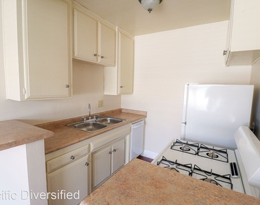 2115 Placentia Ave - Photo Thumbnail 18