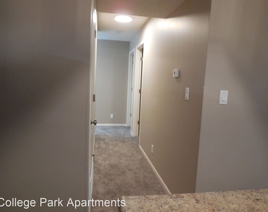 120 College Park Circle - Photo Thumbnail 5