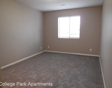 120 College Park Circle - Photo Thumbnail 10