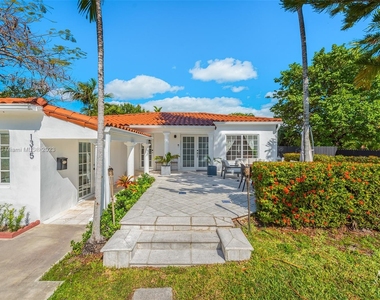 1315 S Biscayne Point Rd - Photo Thumbnail 17