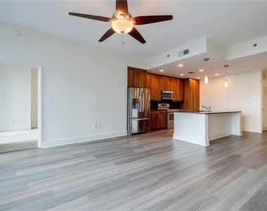 1080 Peachtree Street Ne # 1304 - Photo Thumbnail 9