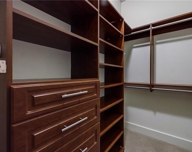 1080 Peachtree Street Ne # 1304 - Photo Thumbnail 20