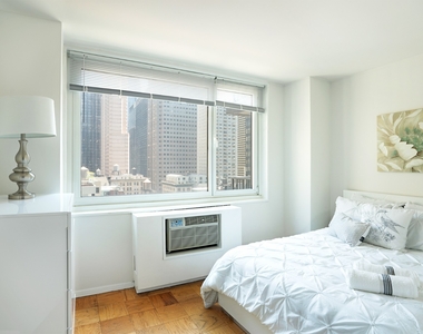 230 West West 55th Street - Photo Thumbnail 14