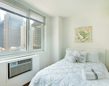 230 West West 55th Street - Photo Thumbnail 15