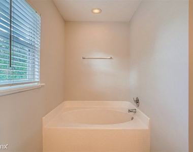 4614 Ramshead Drive Unit - Photo Thumbnail 14