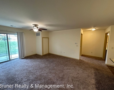 4320 North Towne Court - Photo Thumbnail 8