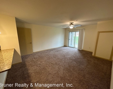 4320 North Towne Court - Photo Thumbnail 7