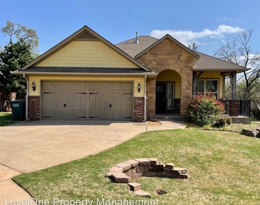 3608 Oakridge Circle - Photo Thumbnail 0