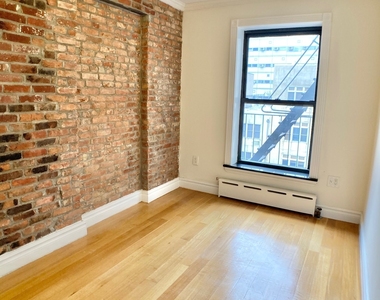 424 West 51st Street - Photo Thumbnail 8