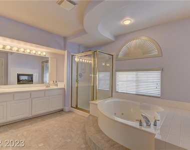 3920 Larkcrest Street - Photo Thumbnail 15