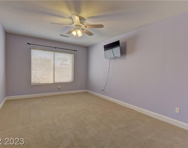 3920 Larkcrest Street - Photo Thumbnail 11