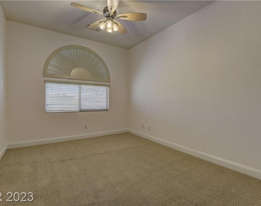 3920 Larkcrest Street - Photo Thumbnail 19