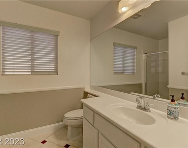 3920 Larkcrest Street - Photo Thumbnail 12