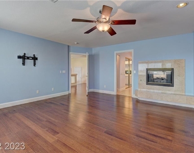 3920 Larkcrest Street - Photo Thumbnail 14