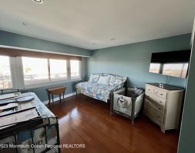 525 Ocean Boulevard - Photo Thumbnail 15