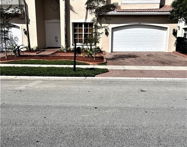 17989 Sw 54th St - Photo Thumbnail 1