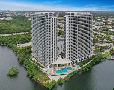 16385 Biscayne Blvd - Photo Thumbnail 0