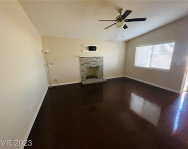 6405 Miragrande Drive - Photo Thumbnail 2