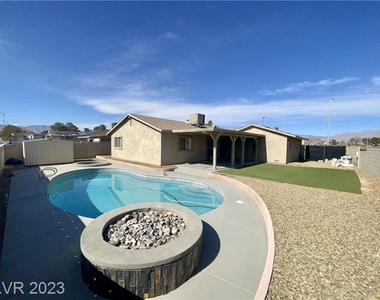 6405 Miragrande Drive - Photo Thumbnail 21