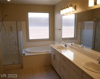 7259 Lavender Rose Avenue - Photo Thumbnail 14